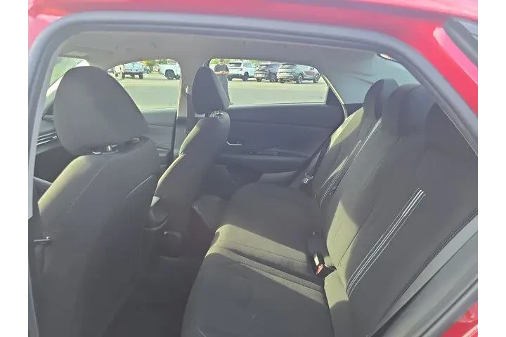 $16995 : Hyundai ELANTRA 2021 SEL 4dr image 8