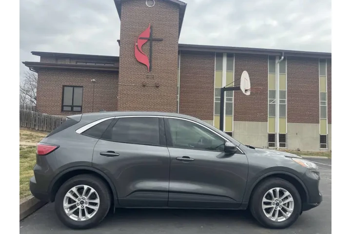 $6999 : 2020 Escape SE image 5