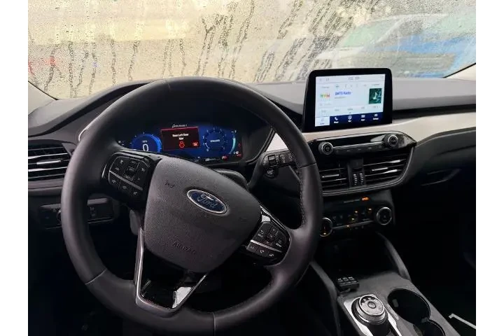 $19800 : Ford Escape 2022 SEL 4dr SUV image 5