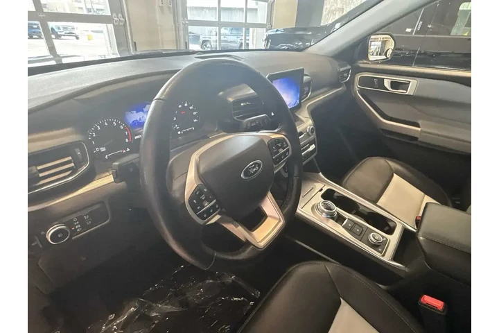$29989 : Ford Explorer 2022 AWD XLT 4 image 10
