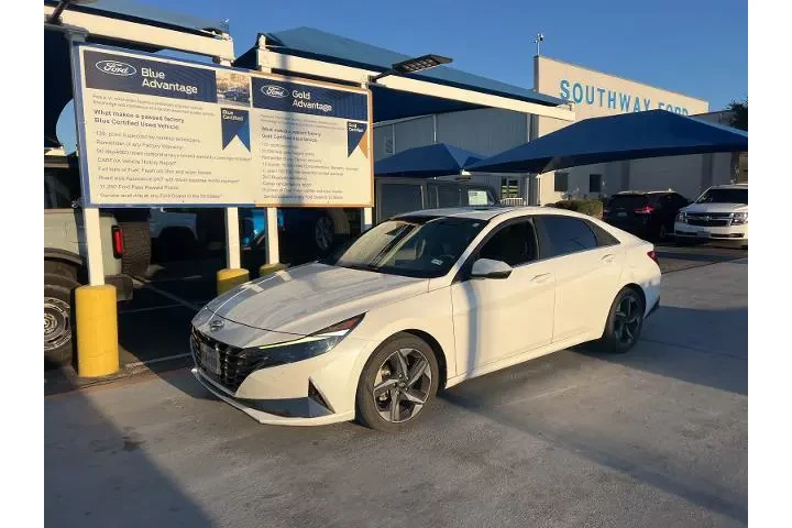 $14998 : Hyundai ELANTRA 2022 SEL 4dr image 2