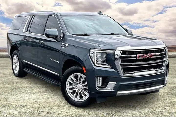 $32991 : GMC Yukon XL 2021 4x4 SLT 4d image 1