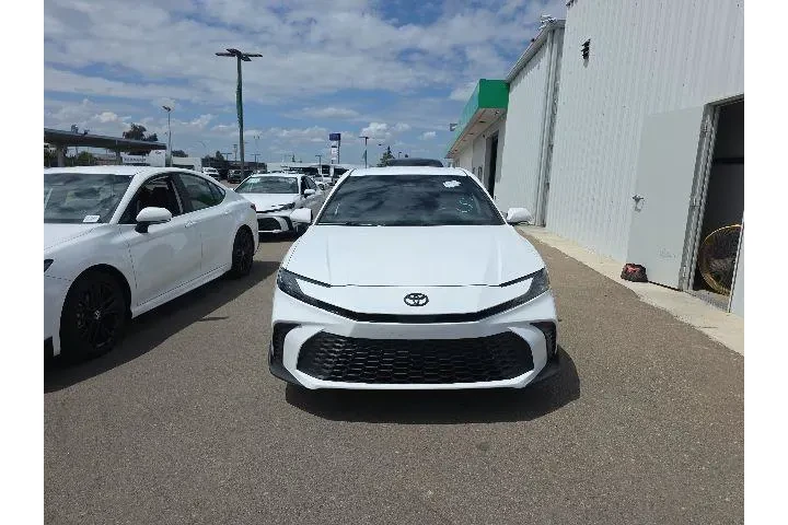 $32900 : Toyota Camry 2025 SE 4dr Sed image 2