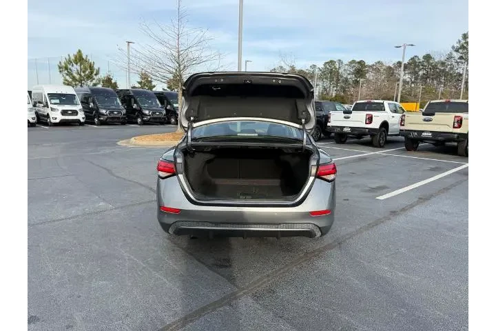 $18045 : Nissan Sentra 2024 SV 4dr Se image 7