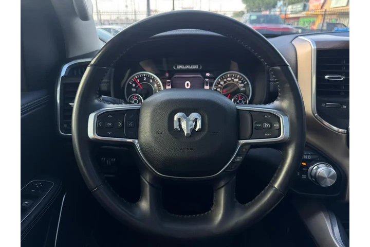 2022 RAM 1500 Big Horn Crew C image 9