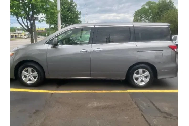 $8500 : 2012 Quest 3.5 SV image 3