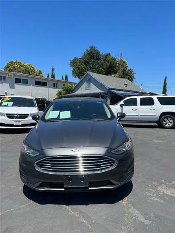 2019 Fusion S image 3