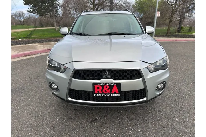$9995 : 2011 Outlander SE image 3