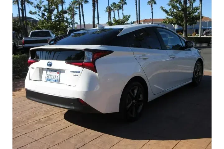 $18999 : Toyota Prius 2019 L Eco 4dr image 4