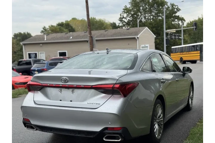 $21999 : 2019 Avalon Limited image 6