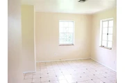 $1050 : Charming 3-bedroom home thumbnail