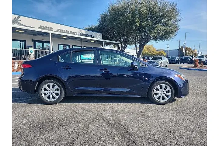 $17697 : Toyota Corolla 2024 LE 4dr S image 2