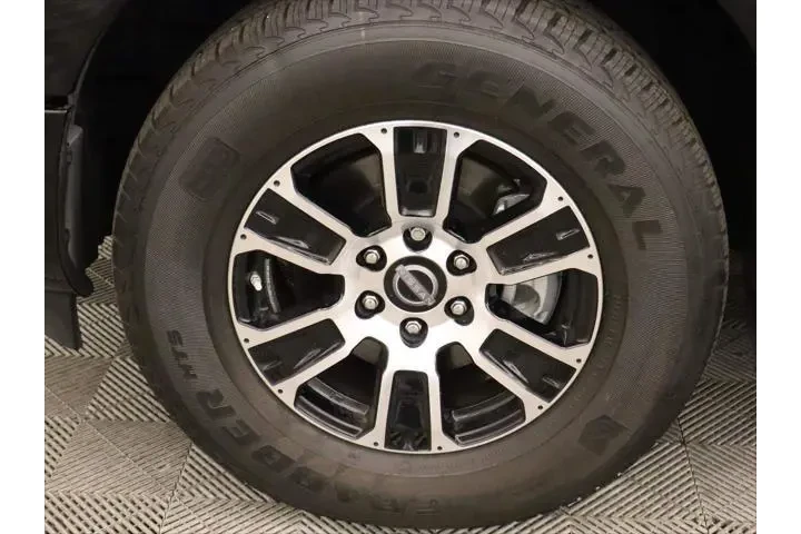 $34909 : Nissan Titan 2024 4x2 SV 4dr image 6