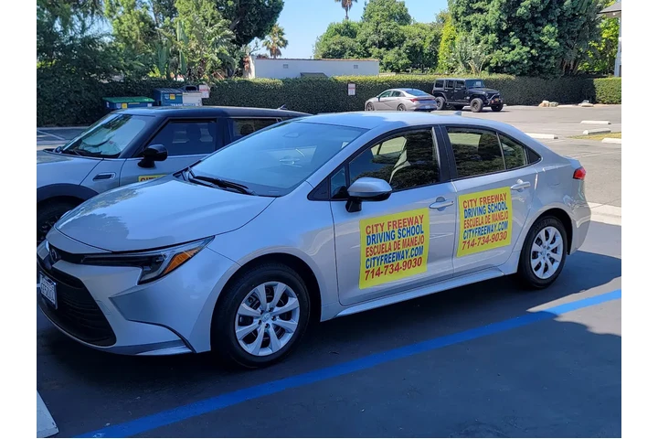ESCUELA DE MANEJO ORANGE CTY image 1