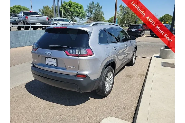 Jeep Cherokee 2019 4x4 Latit image 7