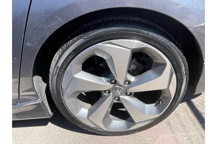 $22516 : Honda Accord 2019 Touring 4d image 9