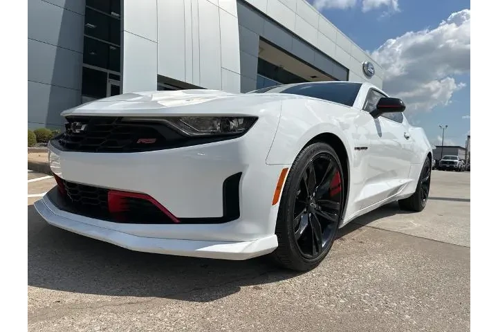 $36849 : Chevrolet Camaro 2023 LT1 2d image 1