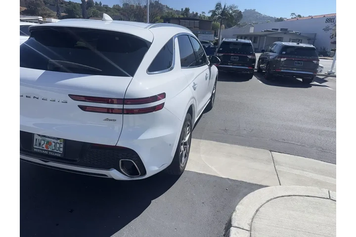 $30900 : Genesis GV70 2022 AWD 2.5T S image 9