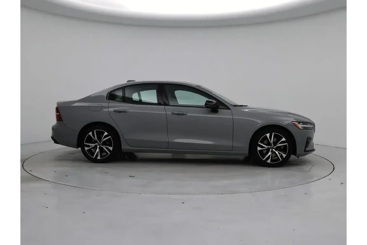$27998 : Volvo S60 2024 B5 Core Dark image 7