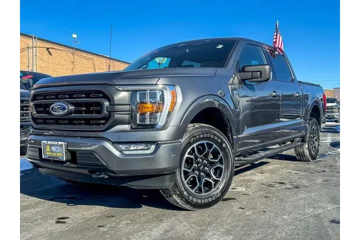 $27972 : Ford F-150 2021 4x4 XLT 4dr image 1