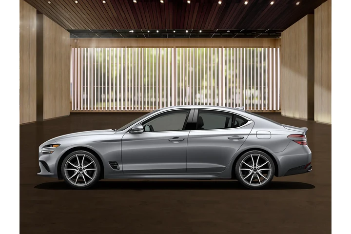 $26092 : Genesis G70 2023 2.0T 4dr Se image 2