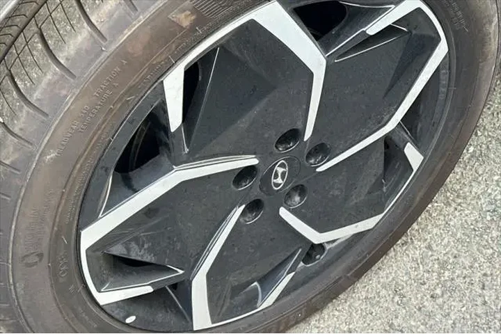 $26990 : Hyundai IONIQ 5 2024 SEL 4dr image 4