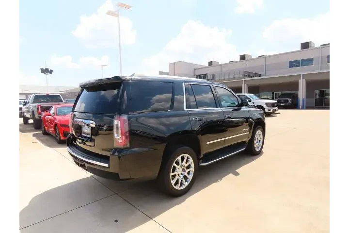 $16999 : GMC Yukon 2017 4x2 Denali 4d image 10