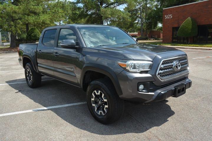 2016 Tacoma TRD Off-Road image 5