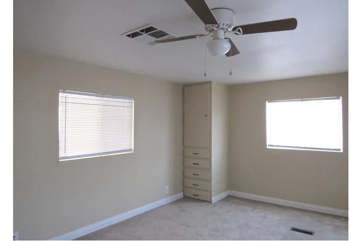 $1150 : on full size lot image 3