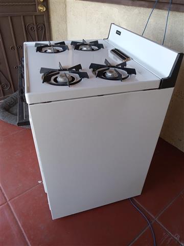 $100 : White gas stove for sale image 4