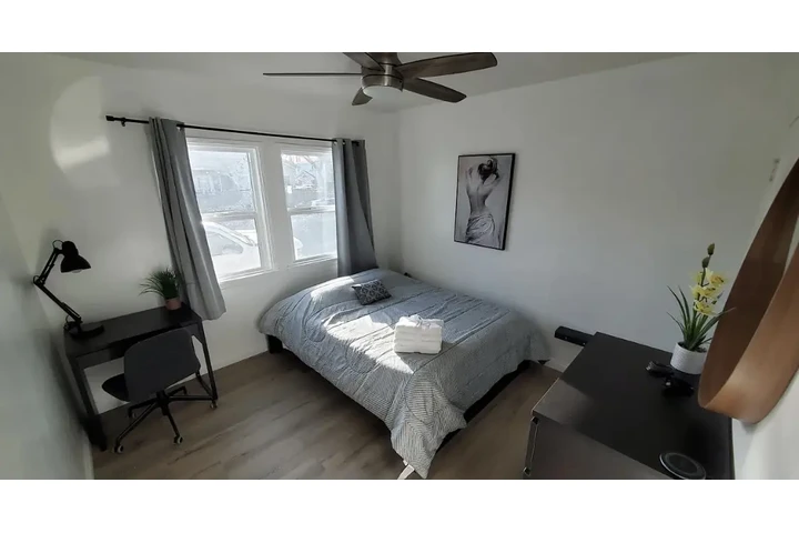 $1350 : cozy home image 5