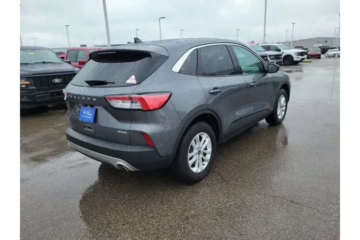 $20244 : Ford Escape 2022 AWD SE 4dr image 5