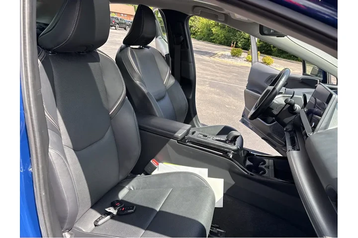 $28434 : Gold Certified2023 Prius Limi image 5