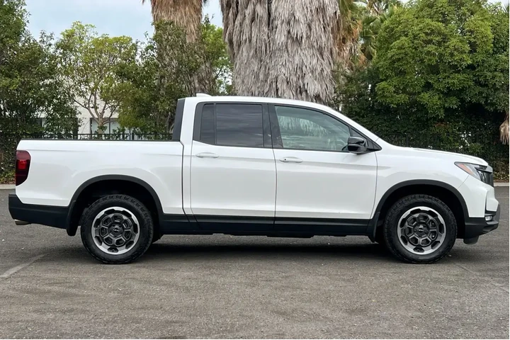 Honda Ridgeline 2024 AWD Bla image 2
