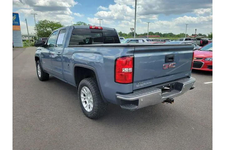 $10981 : GMC Sierra 1500 2015 4x4 SLE image 3