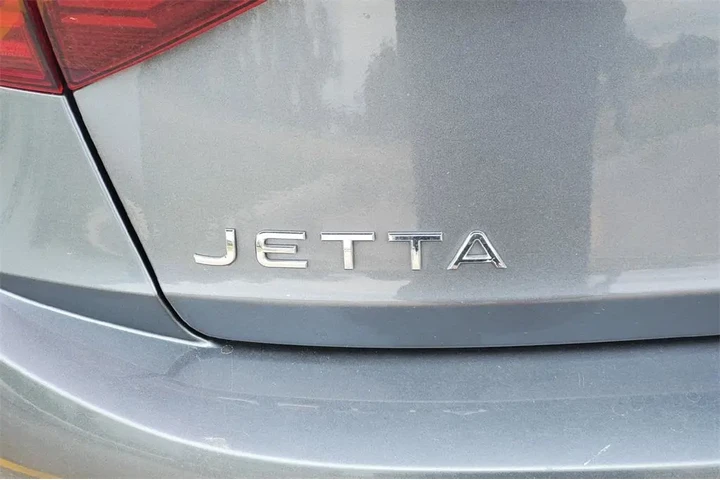 $18495 : Volkswagen Jetta 2024 S 4dr image 7