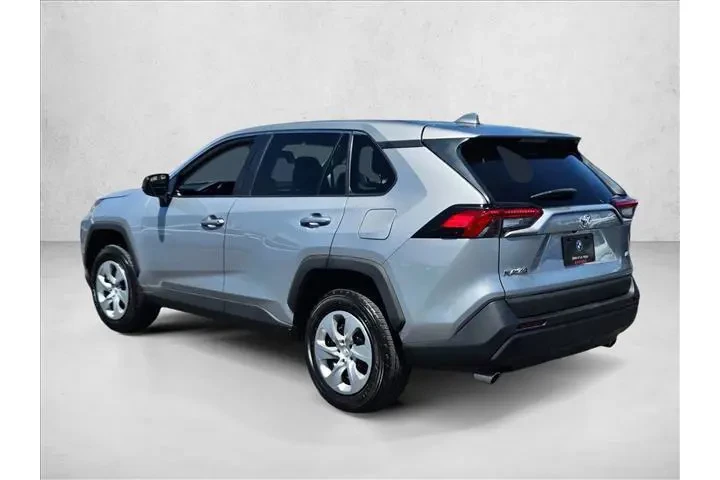 $30790 : Toyota RAV4 2024 LE 4dr SUV image 4