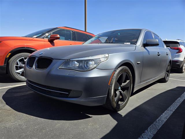 Pre-Owned 2008 5 Series 528i image 2