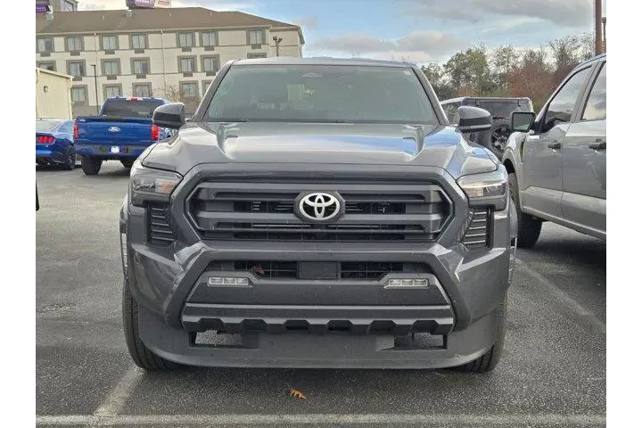 $33611 : Toyota Tacoma 2024 4x2 SR5 4 image 2