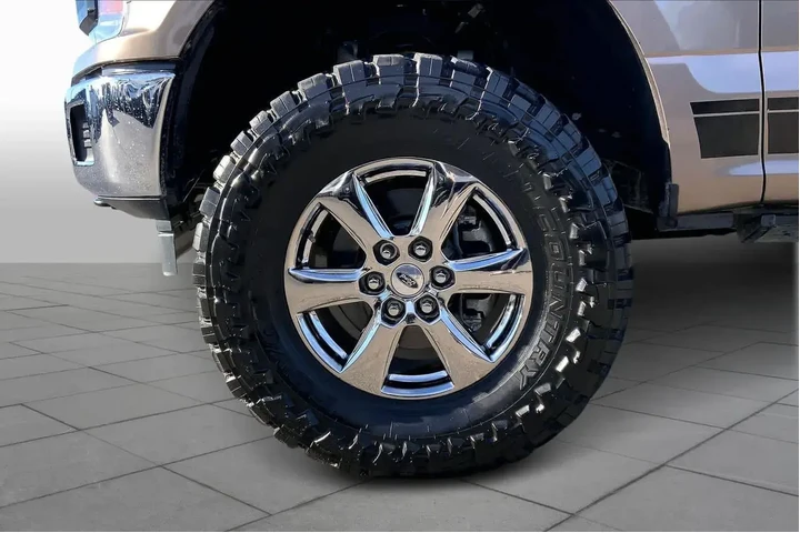 $33688 : Ford F-150 2020 4x4 XL 4dr S image 10