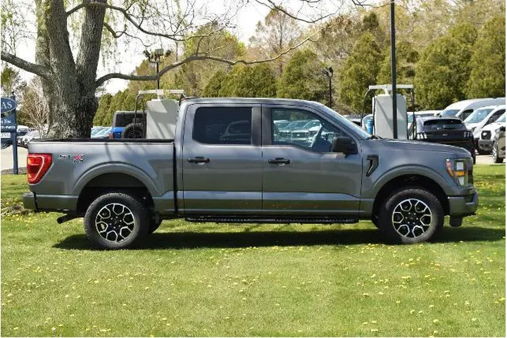 $35500 : Ford F-150 2023 4x4 Lariat 4 image 8
