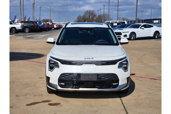 $27495 : Kia Niro EV 2024 Wave 4dr Cr image 2