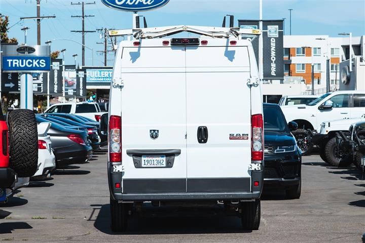 2017 ProMaster Cargo Van image 3