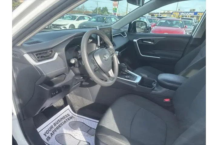$30995 : Toyota RAV4 Hybrid 2024 AWD image 10