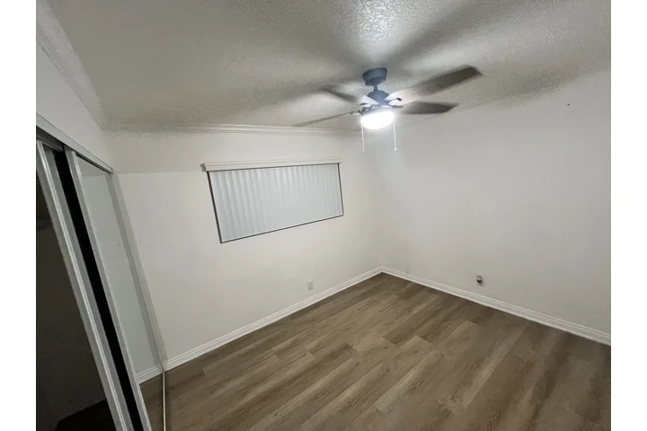 $1300 : Room for Rent/Rento Recámara image 1