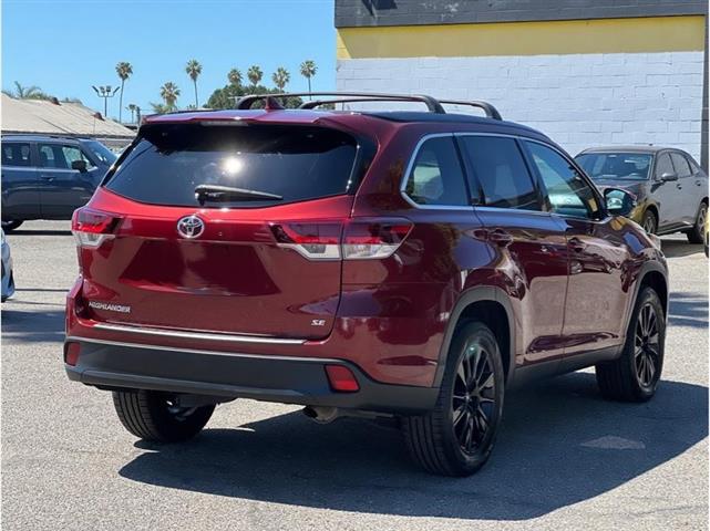 2019 Toyota Highlander XLE image 3