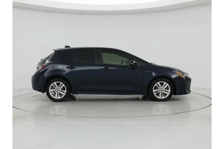 $20998 : Toyota Corolla Hatchback 202 image 7