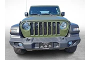$27729 : Jeep Gladiator 2022 4x4 Spor thumbnail