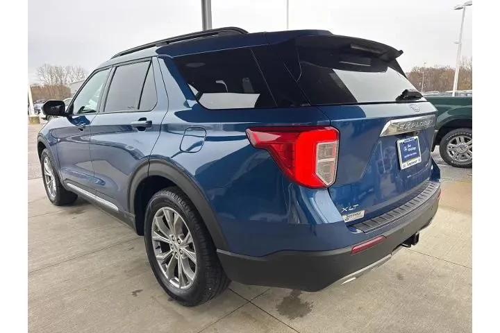 $32900 : Ford Explorer 2023 AWD XLT 4 image 5