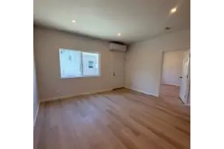 INGLEWOOD RENTO CASA NUEVA image 6